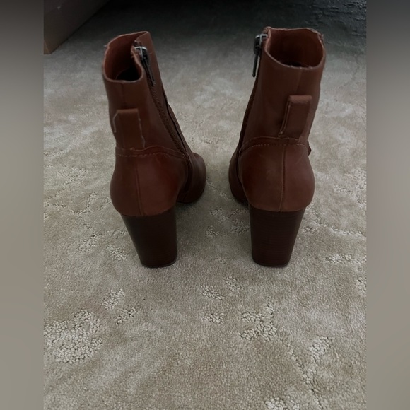STEVE MADDEN Open Toe Booties. - Picture 8 of 10